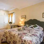 Stylish Florentine Villa In The City With Pool Plus